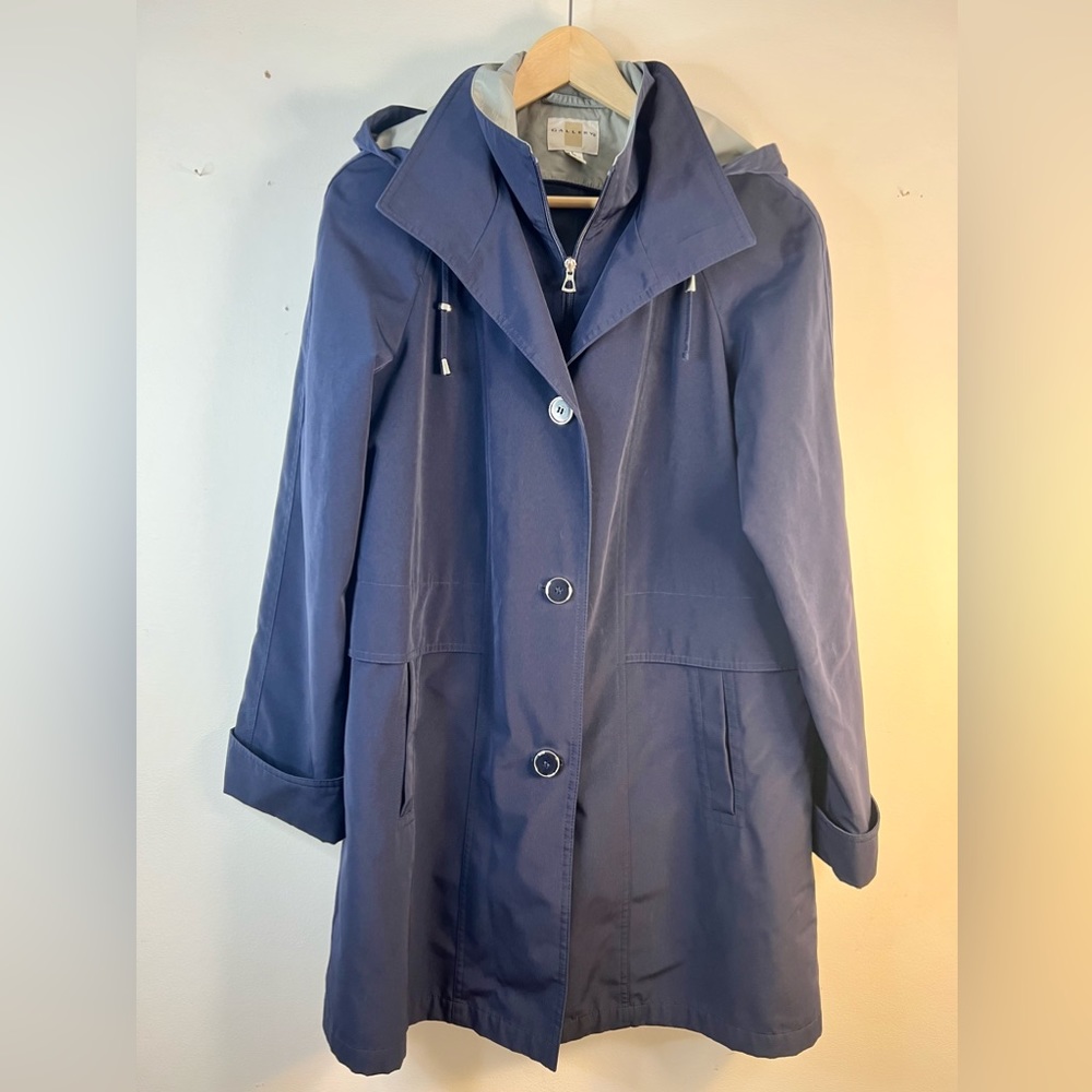 Gallery Navy Rain Coat Size L Women’s